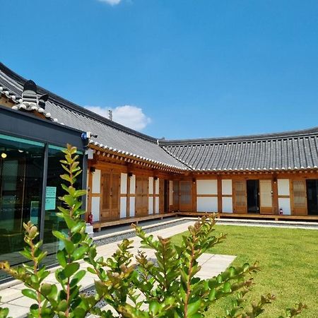 Wonhwaroo Villa Gyeongju Exterior photo