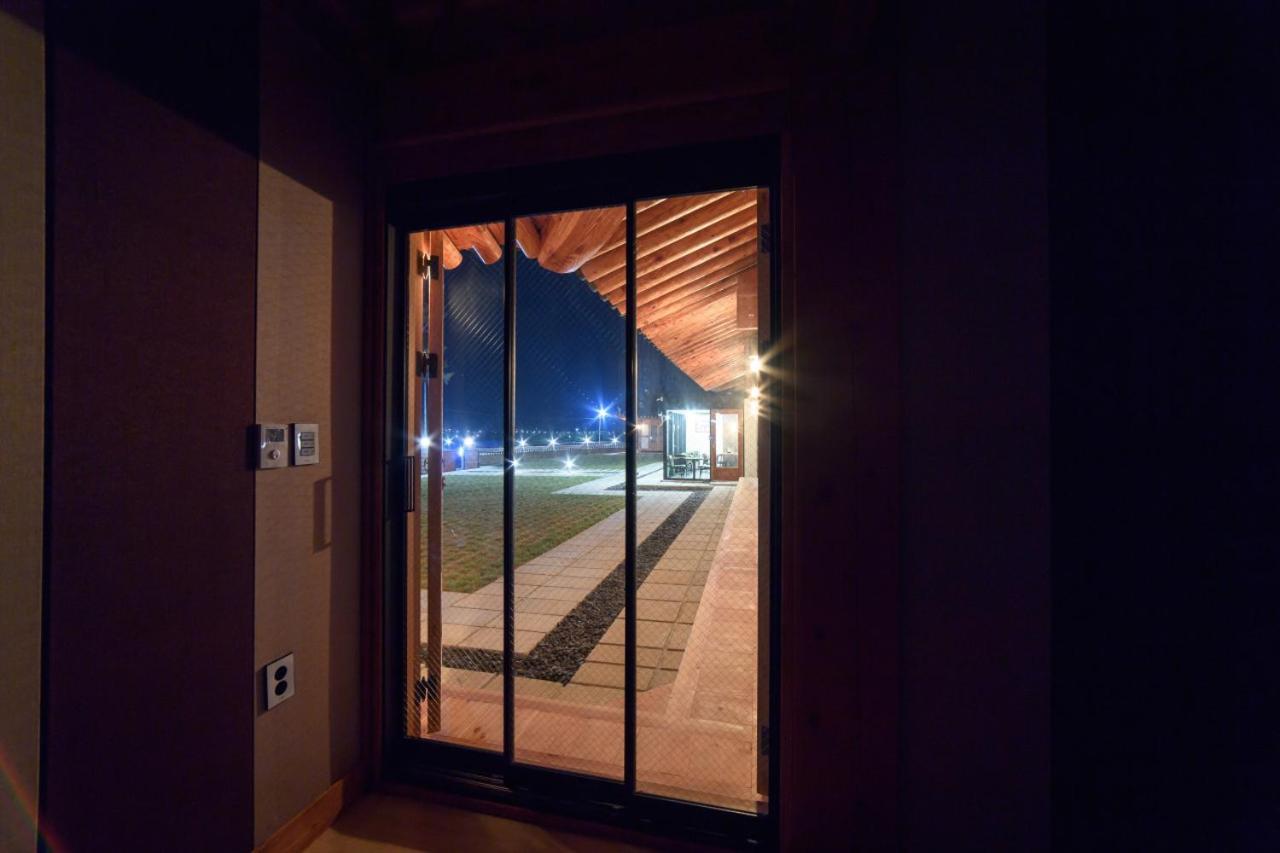 Wonhwaroo Villa Gyeongju Exterior photo